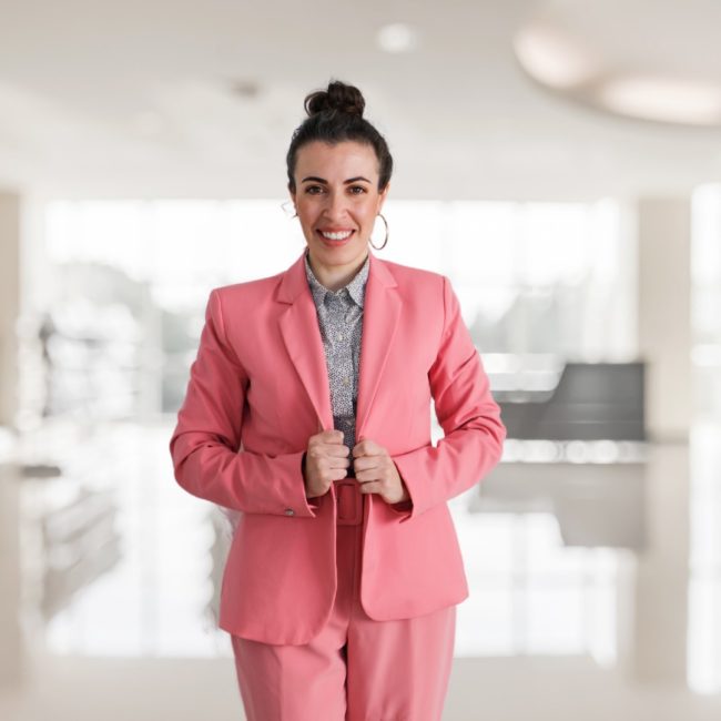 Darine BenAmara - The Smart Woman - Amplify your voice, impact and income